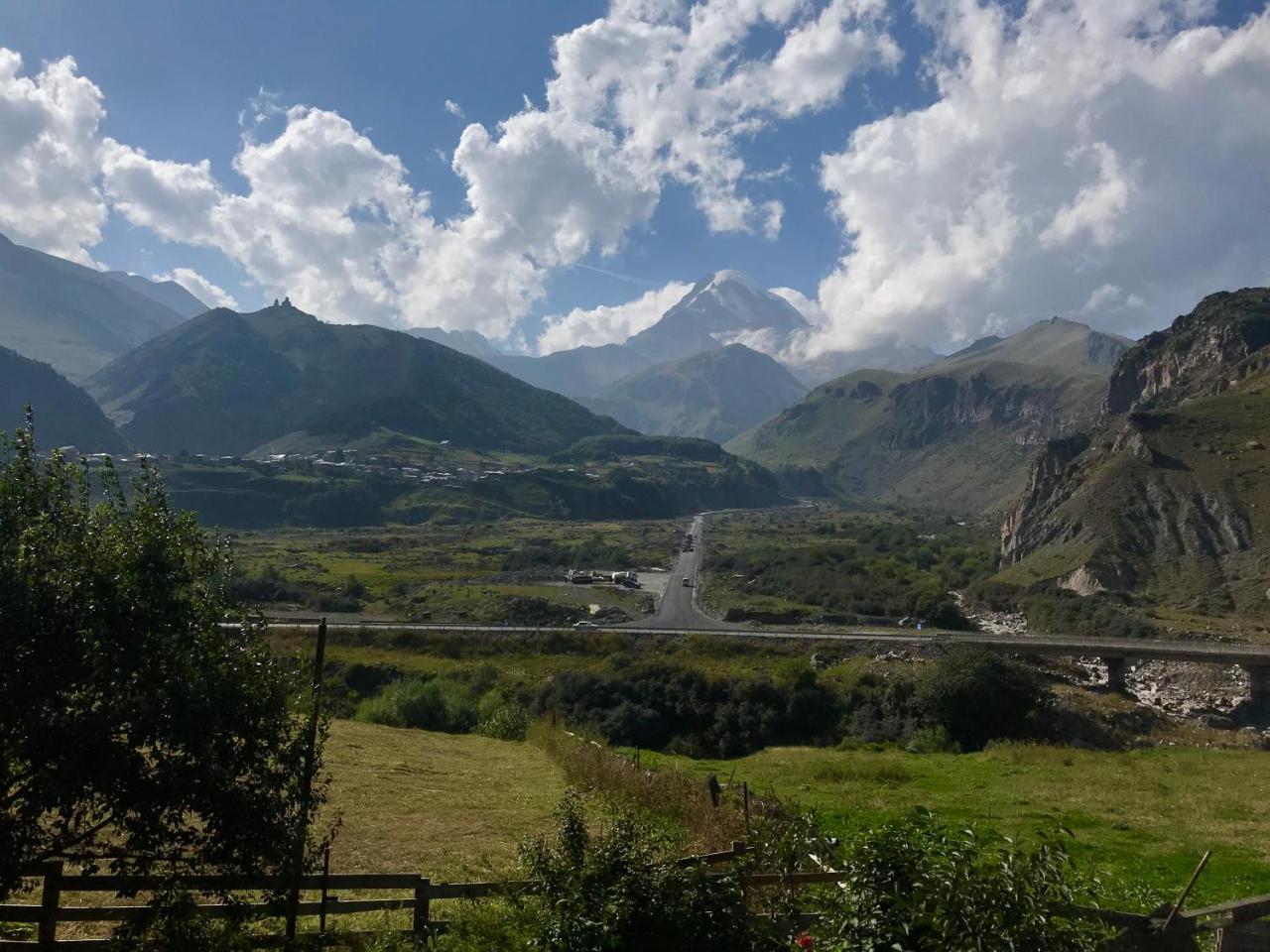 Riverside Kazbegi 外观 照片